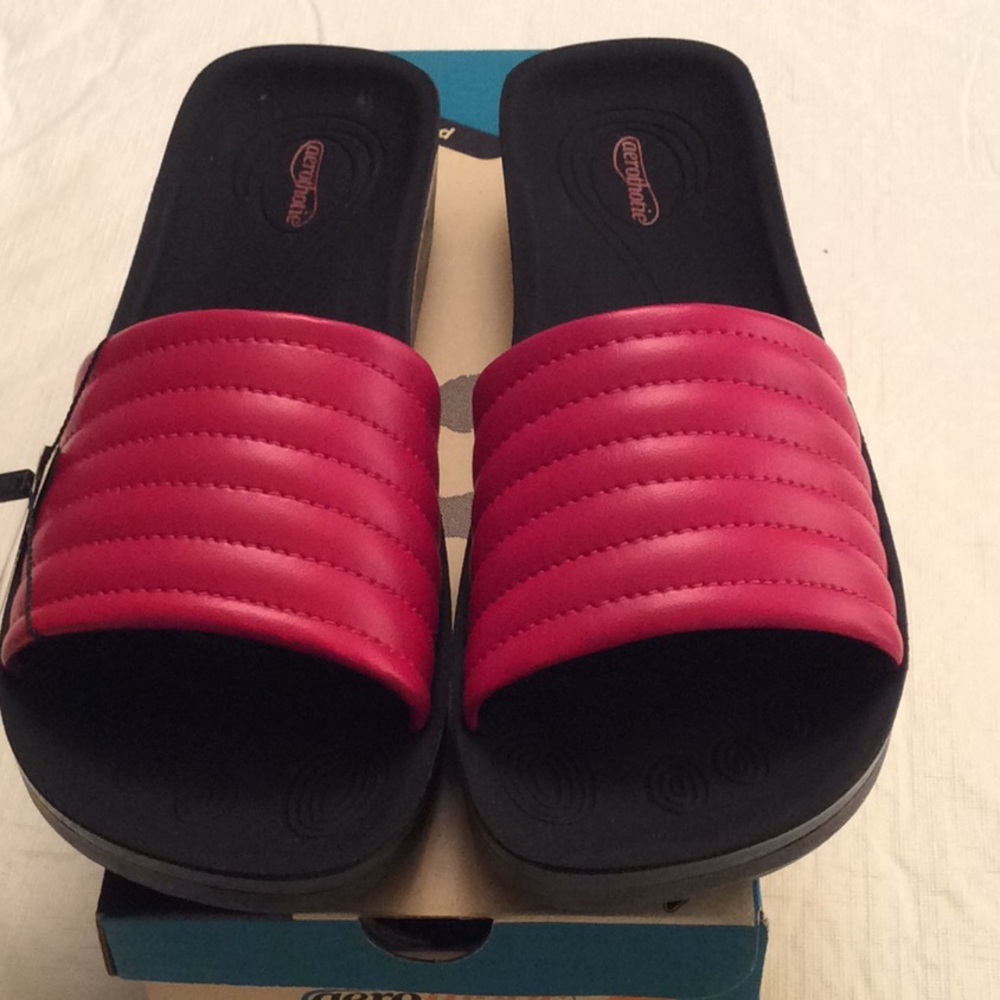 Aerothotic Slide Sandals in Red/Black. New Sz. 8.